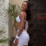 veluie Biquini Saia com Top Meia Taça e Calcinha Asa Delta Ibiza-marquinha-praia-ferias-verao-festa-passeio-viagens_Branco